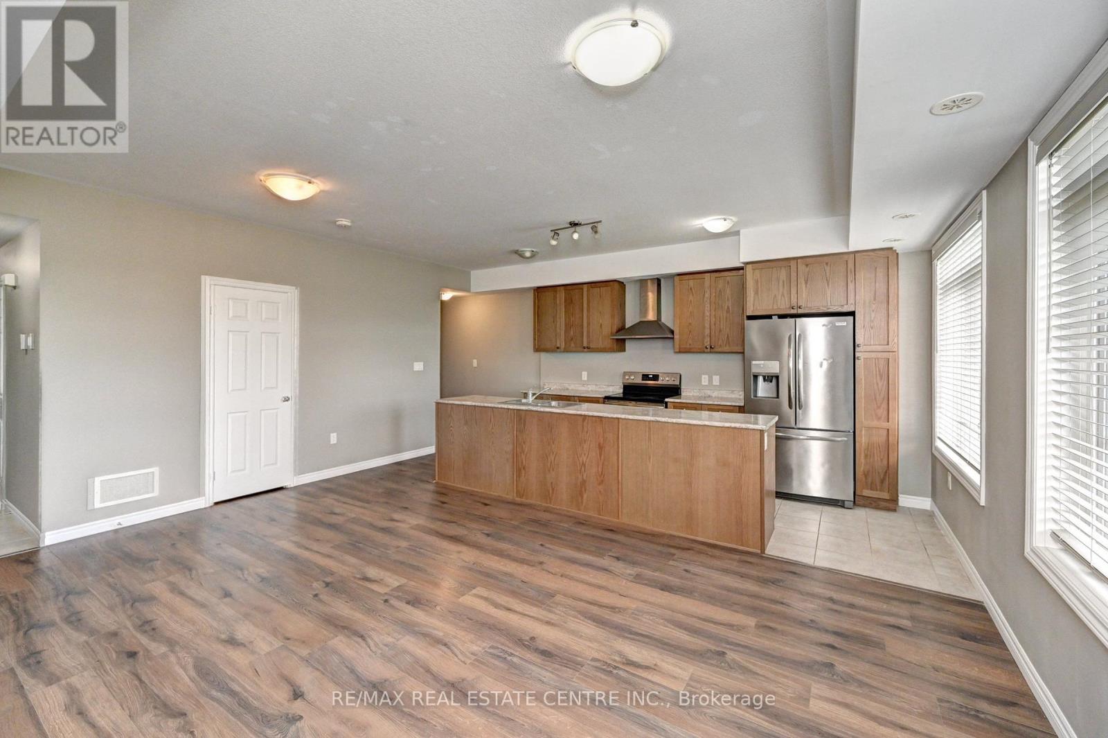 102 Wheat Lane, Kitchener, Ontario  N2R 0R6 - Photo 6 - X13716306