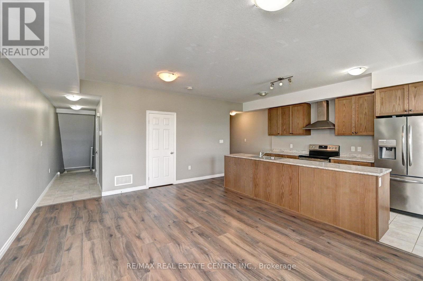 102 Wheat Lane, Kitchener, Ontario  N2R 0R6 - Photo 7 - X13716306