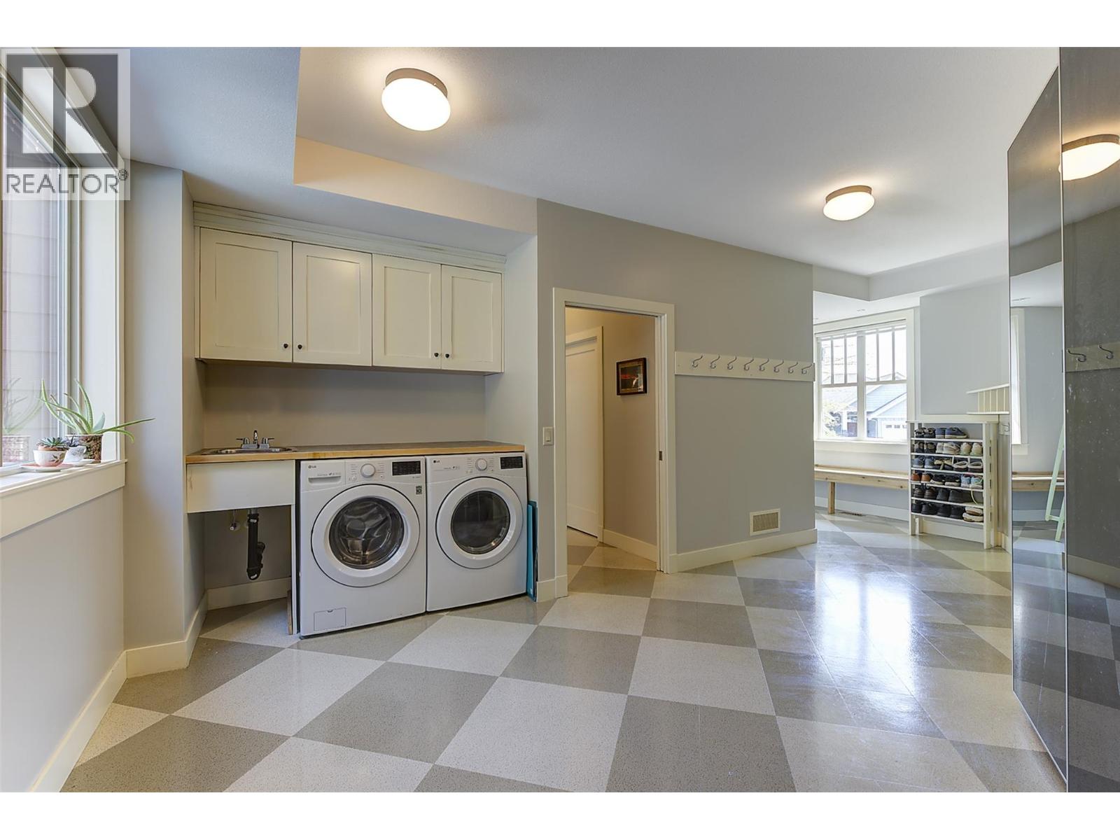 182 Terrace Hill Court, Kelowna, British Columbia  V1V 2T2 - Photo 40 - 10397516