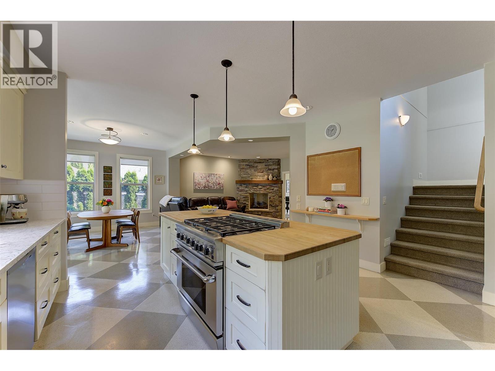 182 Terrace Hill Court, Kelowna, British Columbia  V1V 2T2 - Photo 33 - 10397516