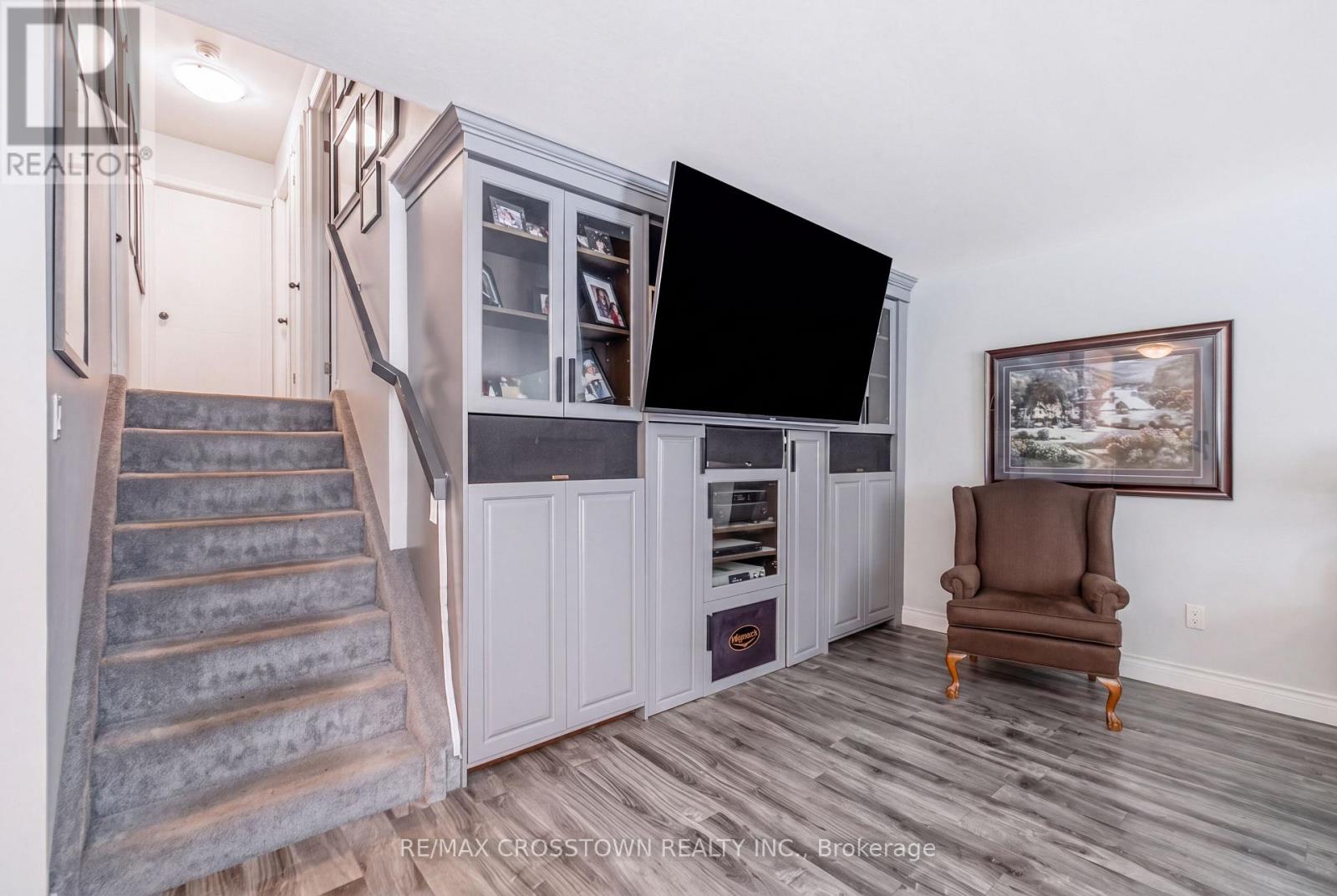 6 Ashdale Court, Barrie, Ontario  L4M 5B5 - Photo 13 - S13716046