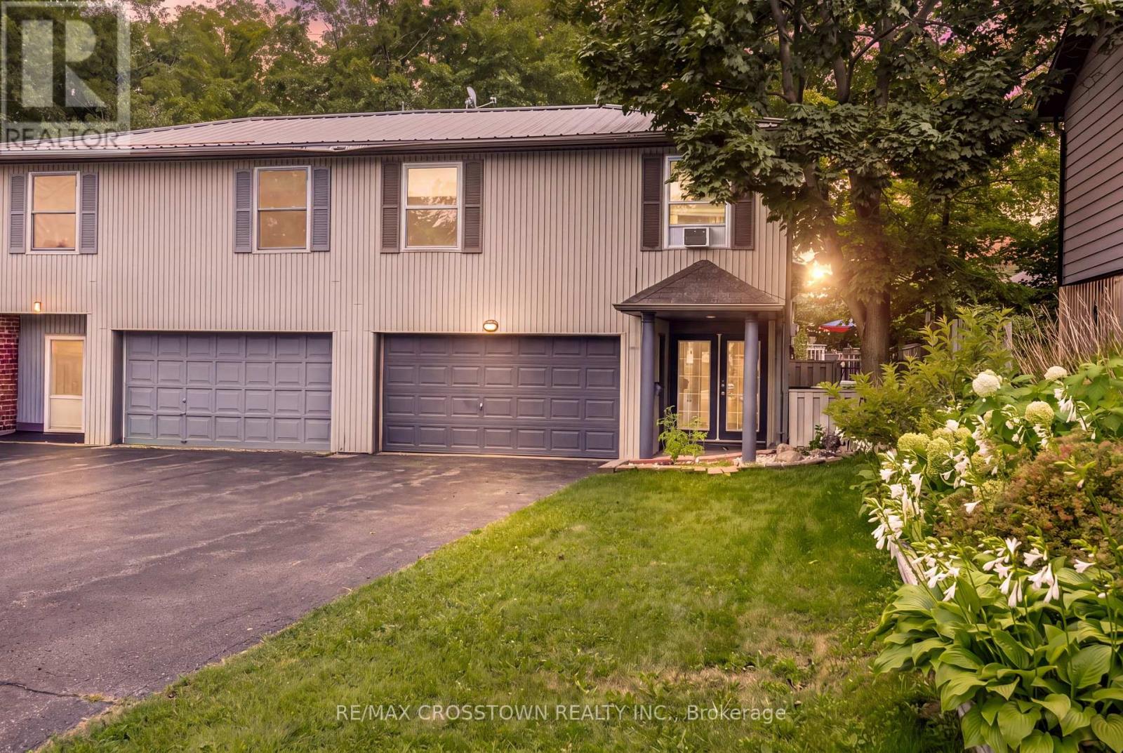6 Ashdale Court, Barrie, Ontario  L4M 5B5 - Photo 4 - S13716046