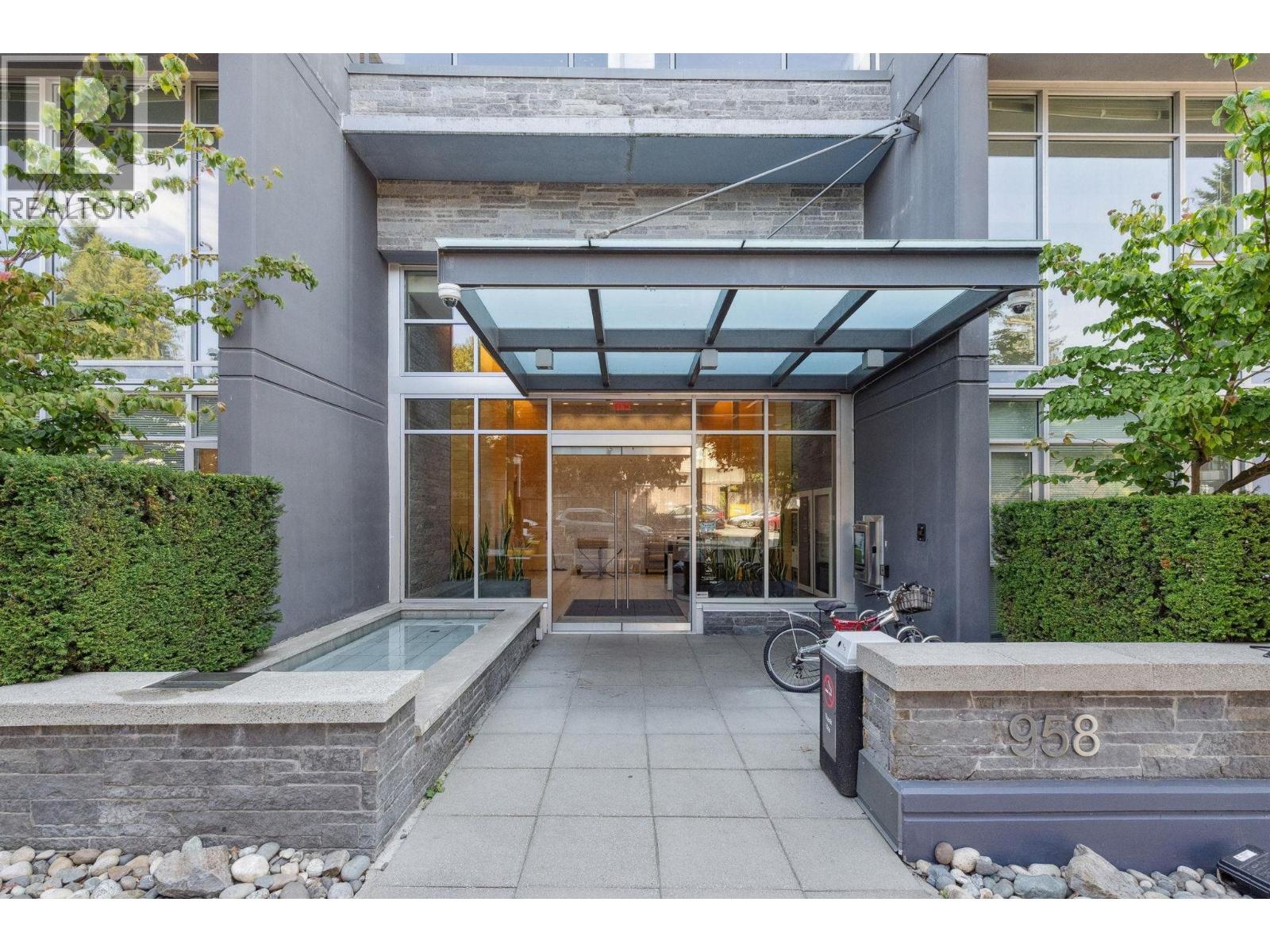 603 958 Ridgeway Avenue, Coquitlam, British Columbia V3K 0C5 - Photo 3 - R3159269