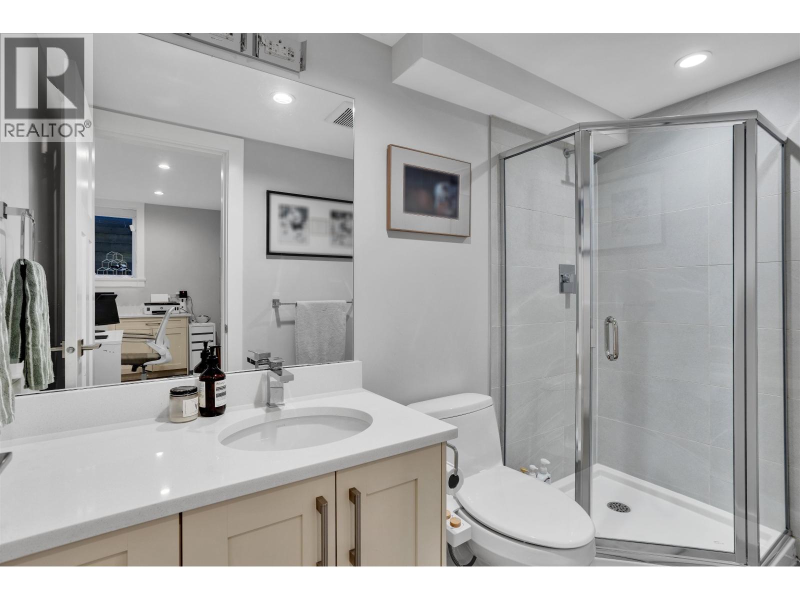 545 E 4th Street, North Vancouver, British Columbia  V7L 1J7 - Photo 30 - R3159289