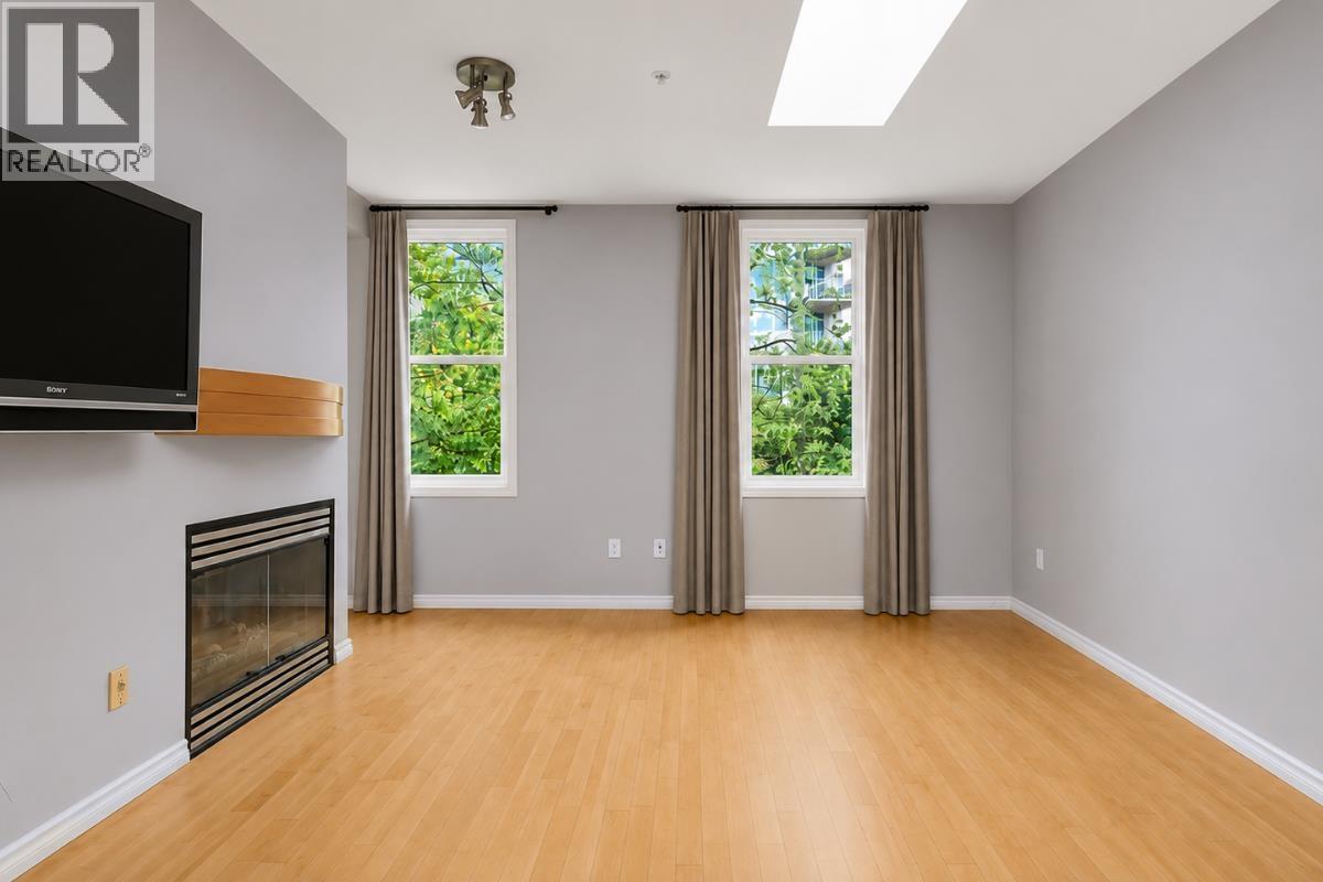 103 108 W Esplanade, North Vancouver, British Columbia  V7M 3M8 - Photo 4 - R3159290