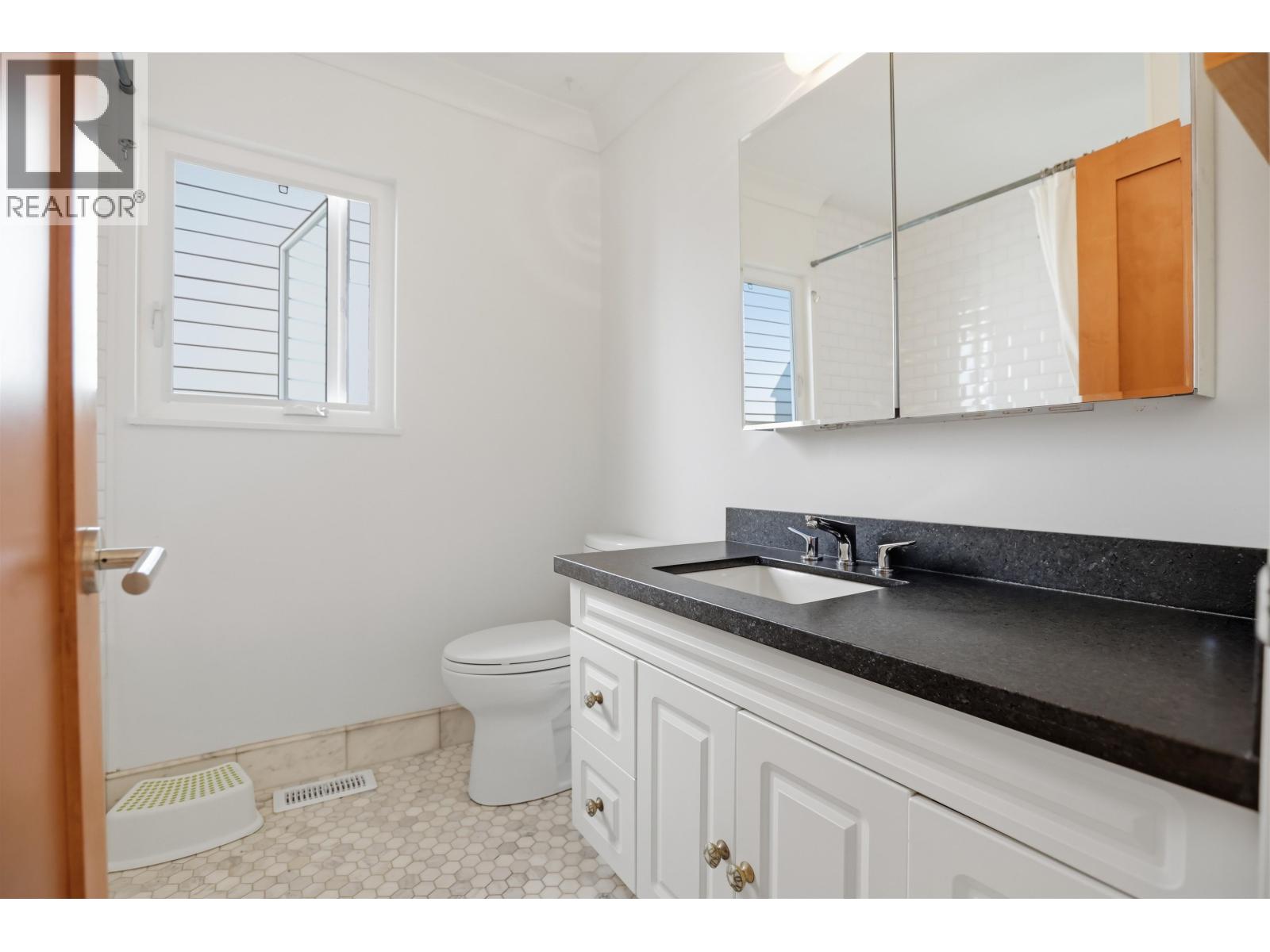 375 E 28th Avenue, Vancouver, British Columbia V5V 2M8 - Photo 19 - R3159295