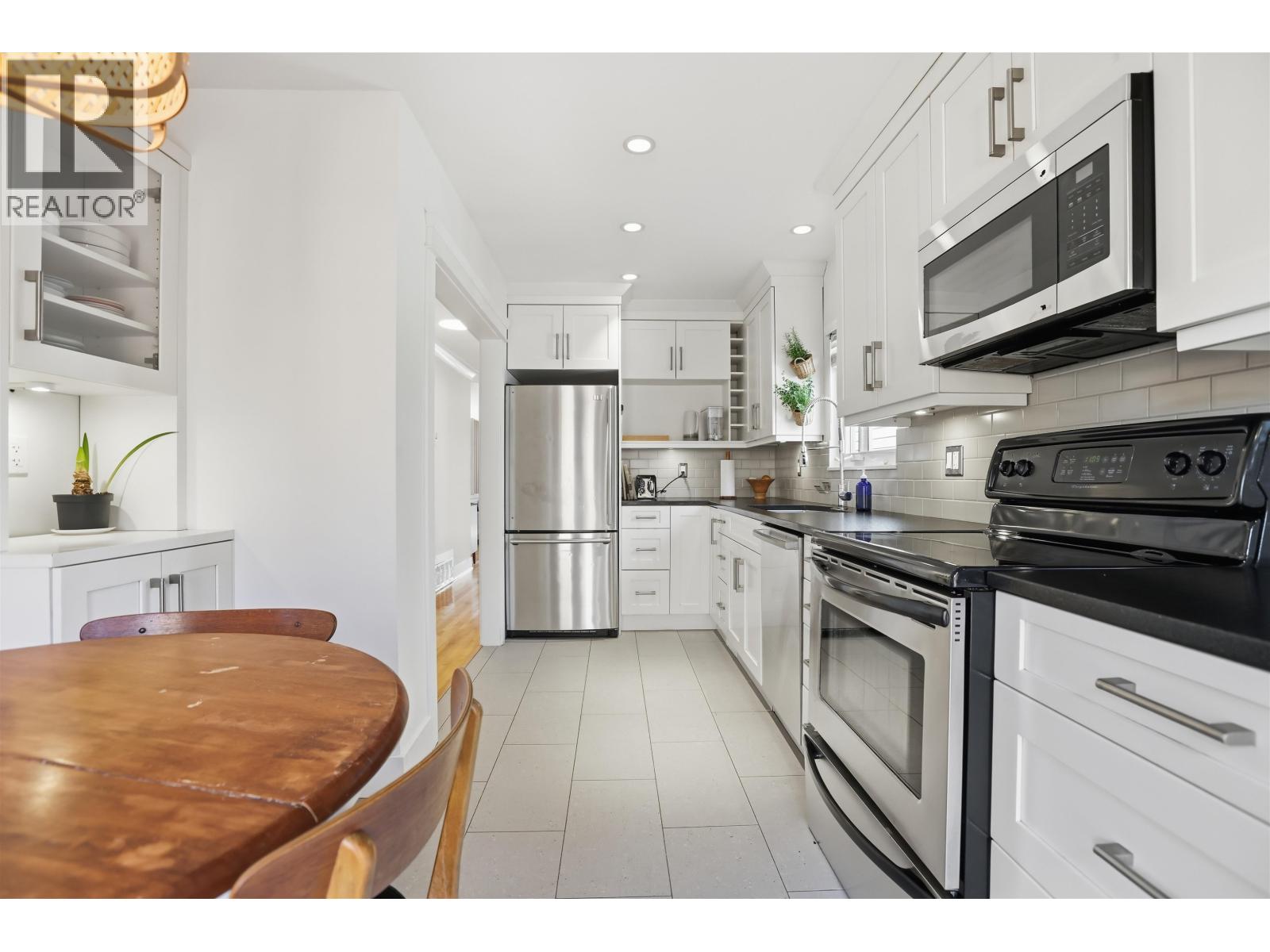 375 E 28th Avenue, Vancouver, British Columbia V5V 2M8 - Photo 9 - R3159295