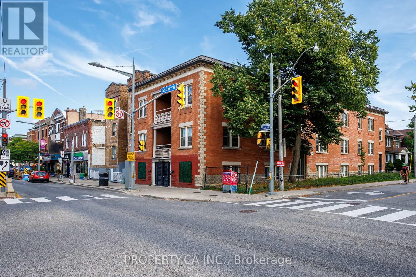 9 - 97 NORTHCLIFFE BOULEVARD, Toronto, Ontario