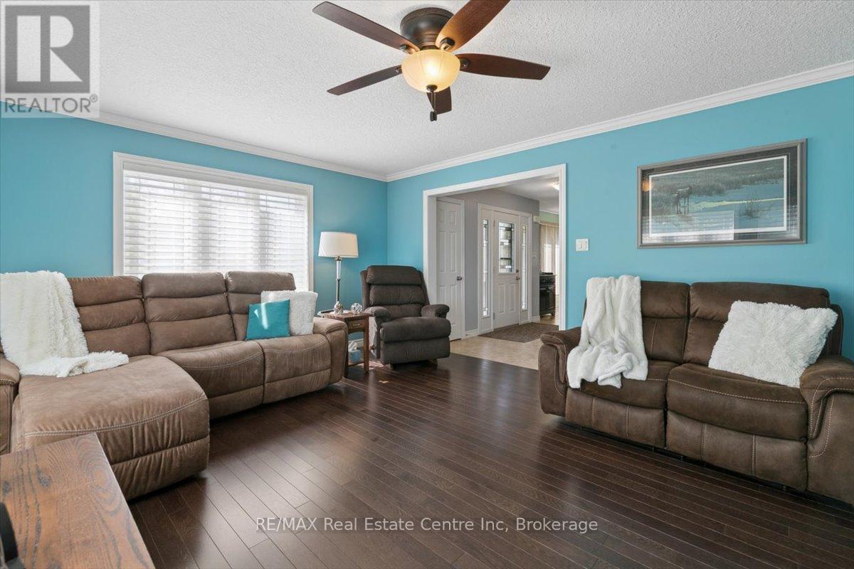 128 Ingram Drive, Guelph, Ontario  N1E 0M6 - Photo 10 - X13713896