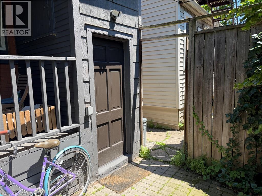 207 Charlton Avenue W, Hamilton, Ontario  L8P 2E3 - Photo 3 - 40844031