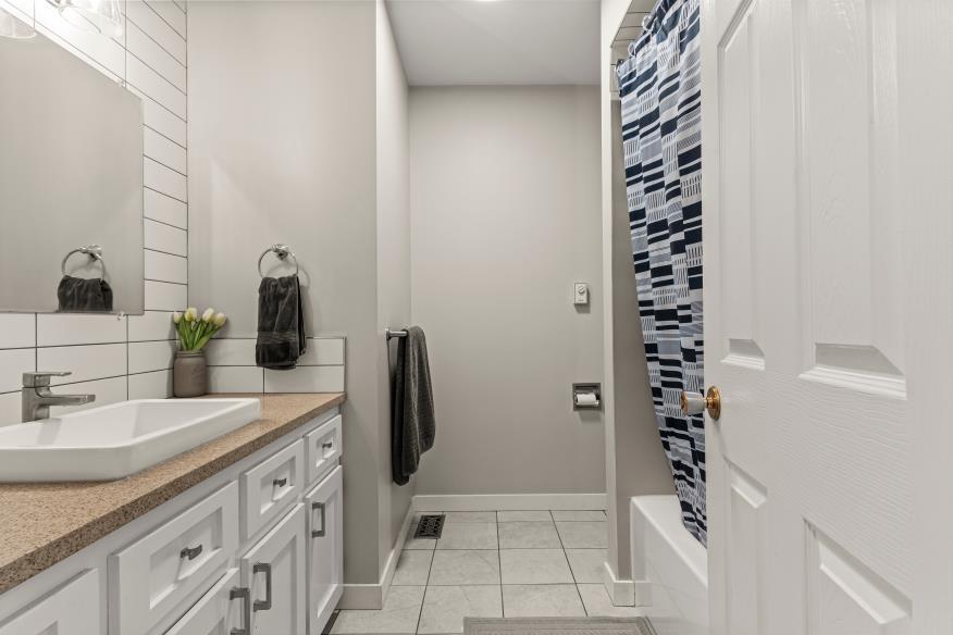 34313 George Ferguson Way, Abbotsford, British Columbia  V2S 2N6 - Photo 17 - R3158831