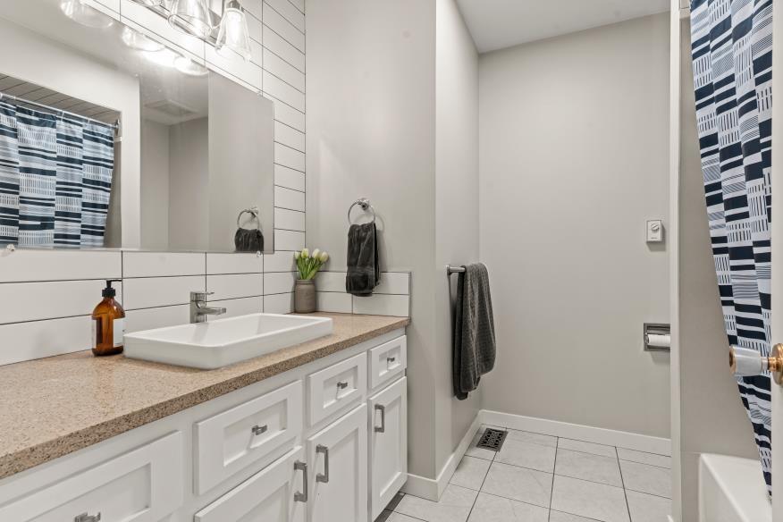 34313 George Ferguson Way, Abbotsford, British Columbia  V2S 2N6 - Photo 18 - R3158831