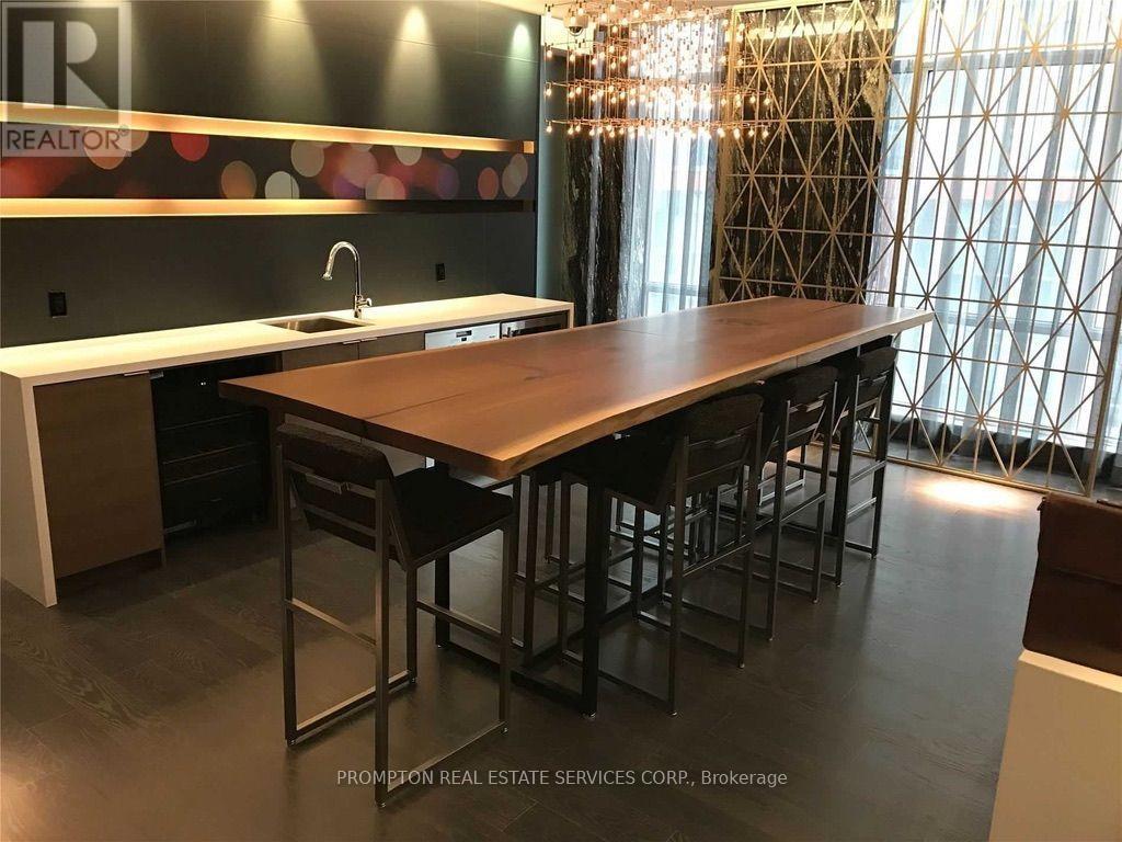 407 - 30 NELSON STREET, Toronto, Ontario