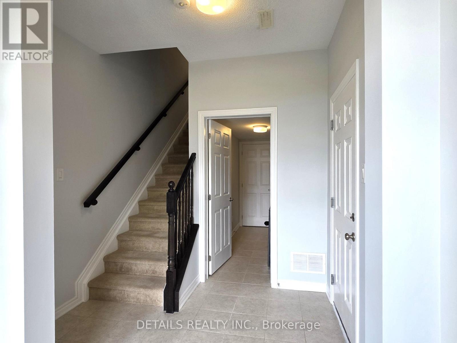 203 Hibernian Walk, Ottawa, Ontario K2V 0R6 - Photo 2 - X13716420