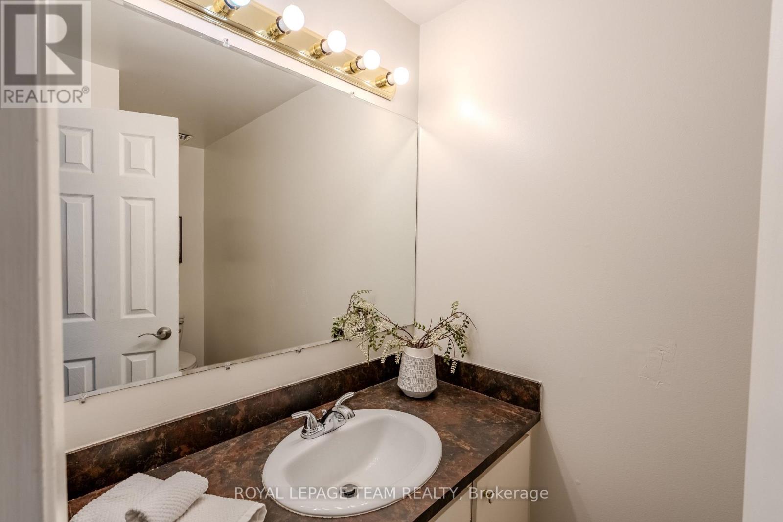 B - 2 Larkshire Lane, Ottawa, Ontario K2J 1Y6 - Photo 14 - X13716428