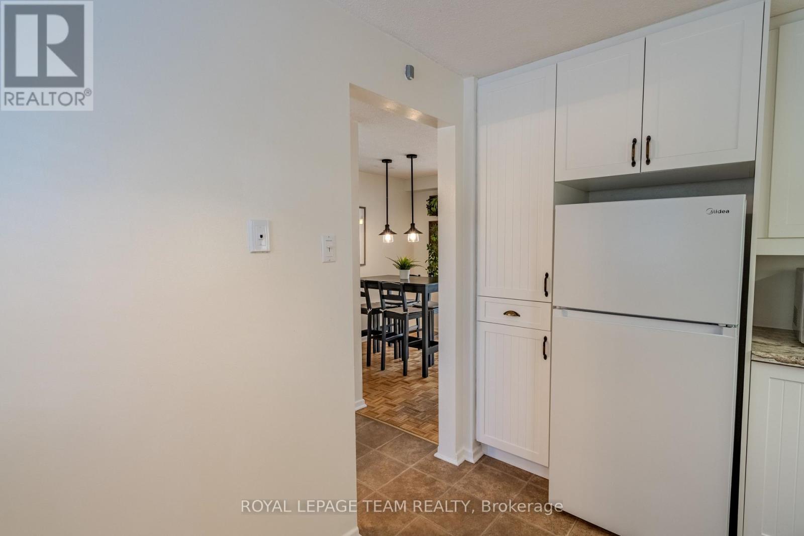 B - 2 Larkshire Lane, Ottawa, Ontario K2J 1Y6 - Photo 7 - X13716428