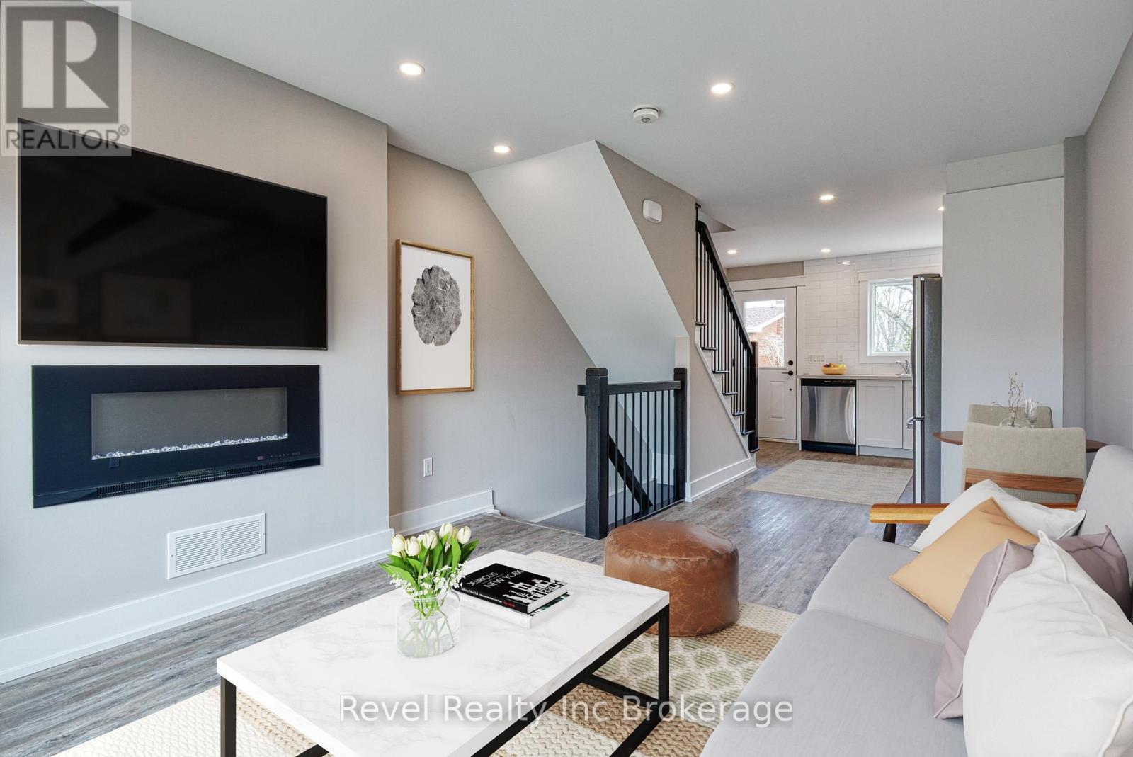 9 - 226 CLARKE STREET N, Woodstock, Ontario