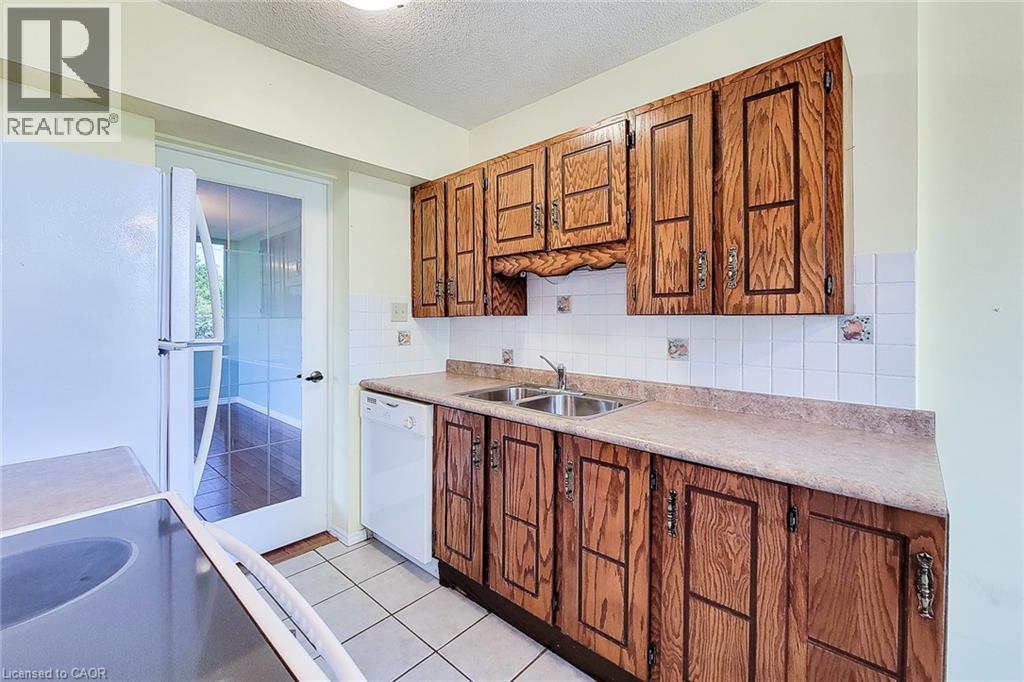 28 Robinson Street N Unit# 405, Grimsby, Ontario  L3M 3C9 - Photo 17 - 40858544