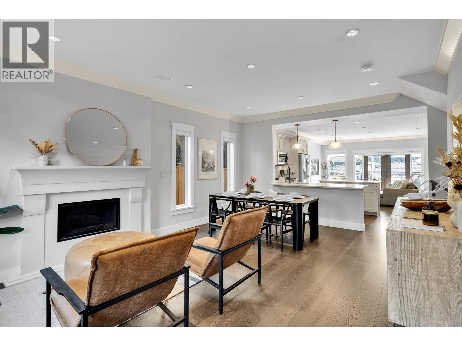 545 E 4th Street, North Vancouver, British Columbia  V7L 1J7 - Photo 5 - R3159289