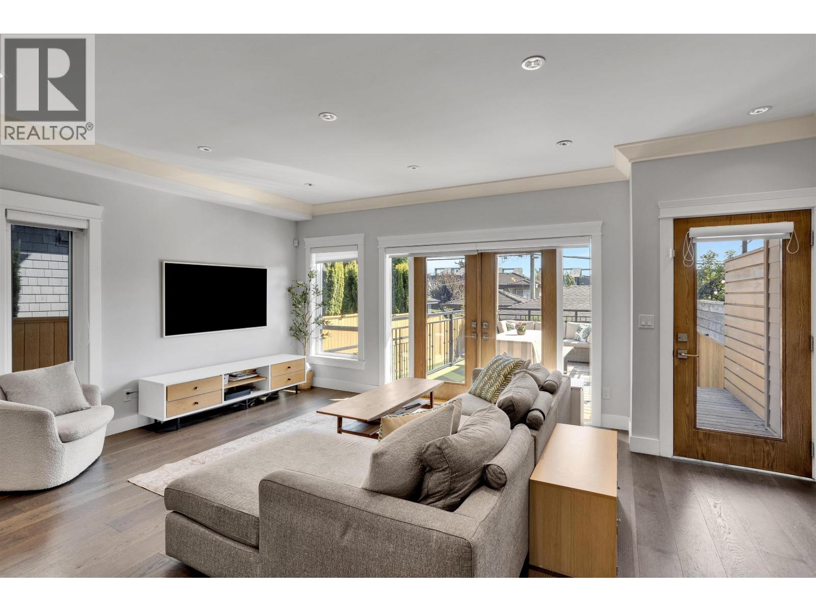 545 E 4th Street, North Vancouver, British Columbia  V7L 1J7 - Photo 16 - R3159289