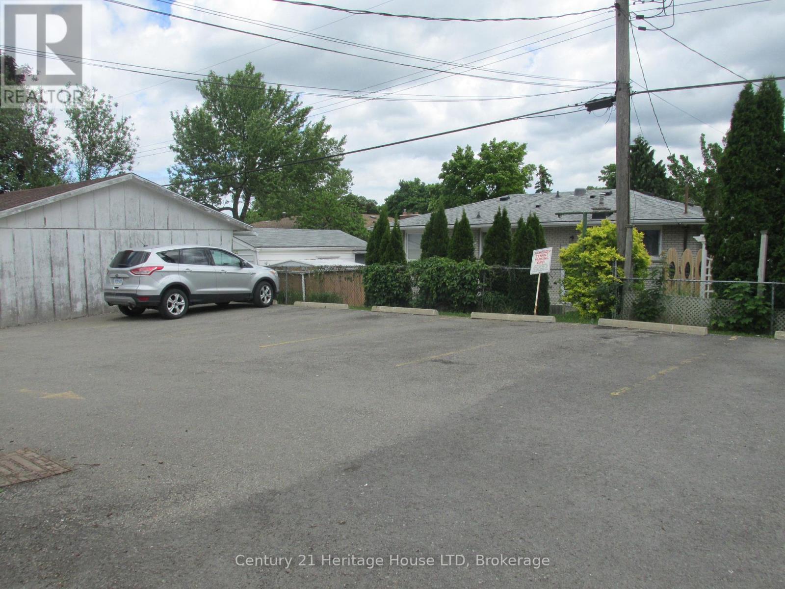4 - 377 Glenridge Avenue, St. Catharines, Ontario  L2T 3K8 - Photo 3 - X13716504