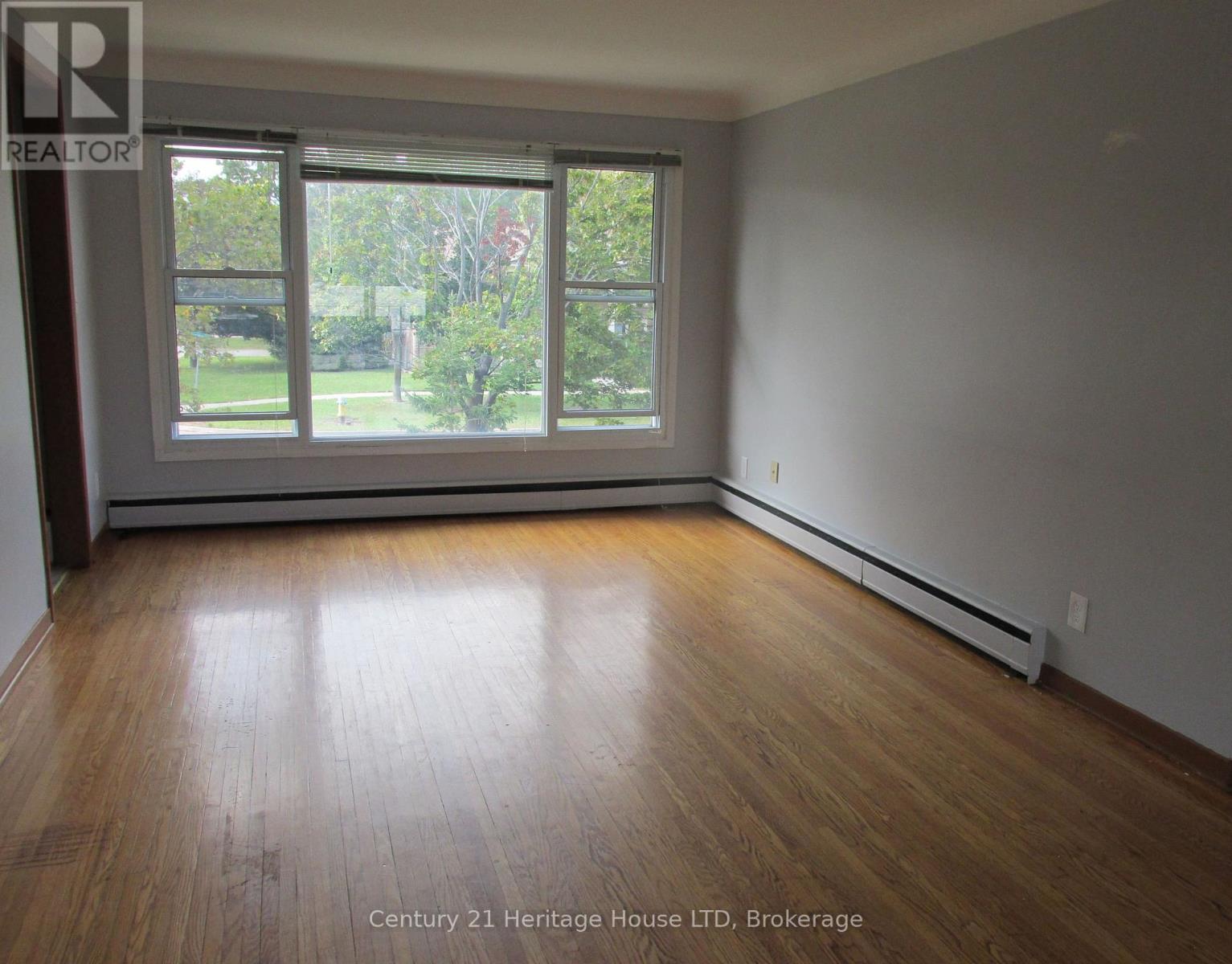 4 - 377 Glenridge Avenue, St. Catharines, Ontario  L2T 3K8 - Photo 6 - X13716504