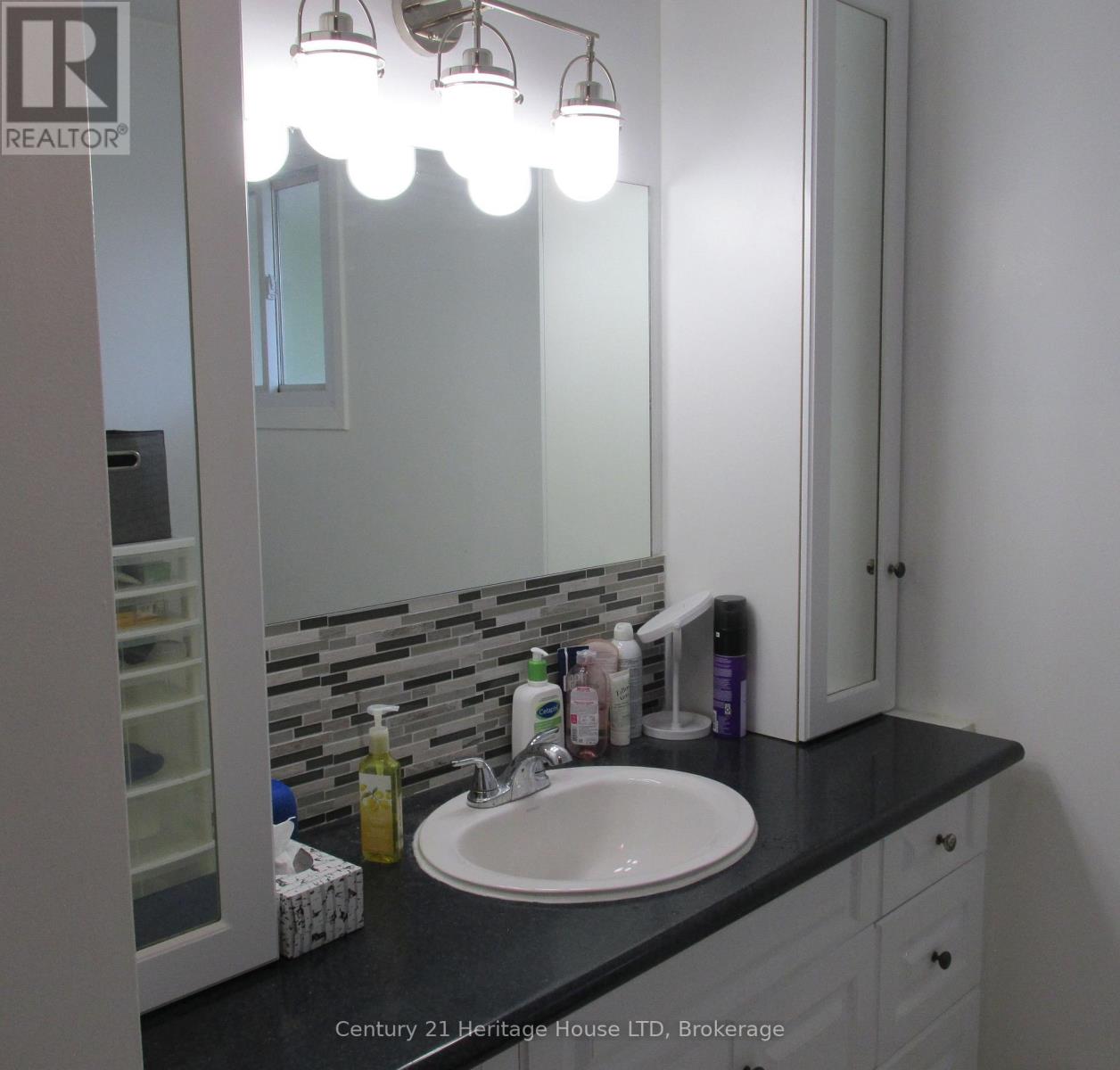 4 - 377 Glenridge Avenue, St. Catharines, Ontario  L2T 3K8 - Photo 9 - X13716504