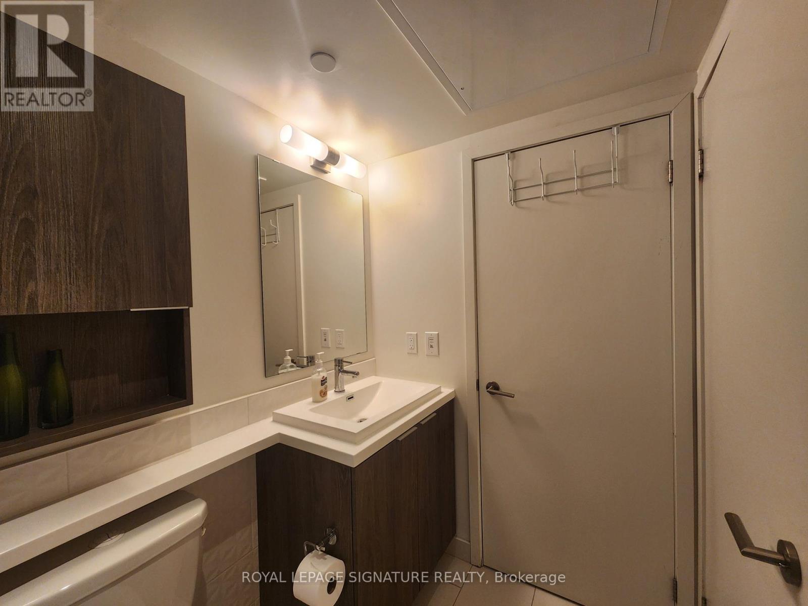 808 - 2 Sonic Way, Toronto, Ontario M3C 0P2 - Photo 9 - C13716506