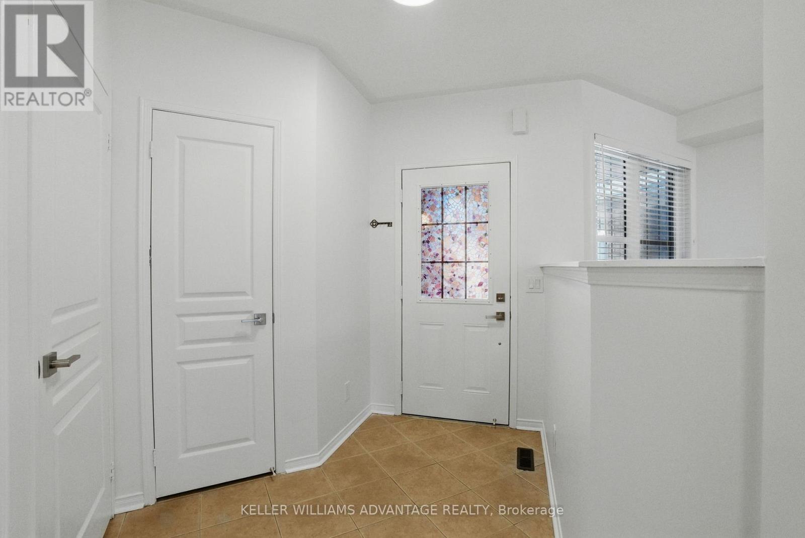 23 Kressman Court N, Whitby, Ontario L1P 0A1 - Photo 4 - E13716500