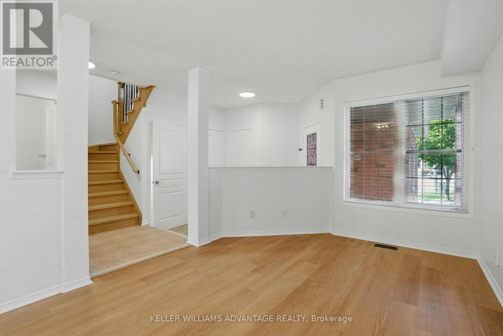 23 Kressman Court N, Whitby, Ontario L1P 0A1 - Photo 6 - E13716500