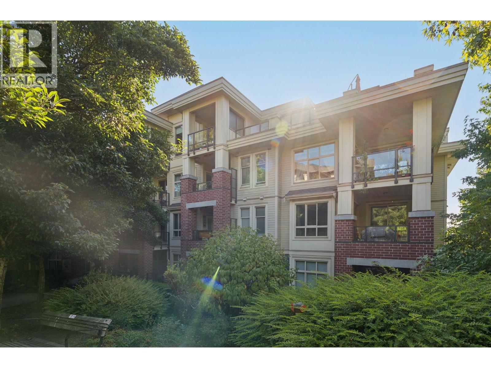 307 245 Ross Drive, New Westminster, British Columbia V3L 0C6 - Photo 22 - R3159300