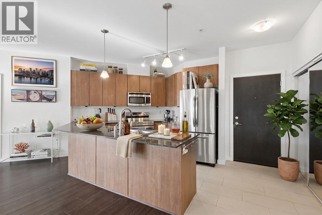307 245 Ross Drive, New Westminster, British Columbia V3L 0C6 - Photo 3 - R3159300