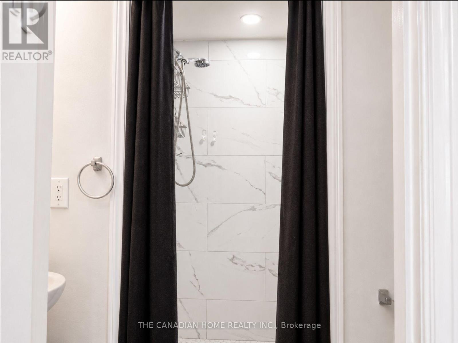 84 Royal West Drive, Brampton, Ontario  L6X 0V9 - Photo 14 - W13716486