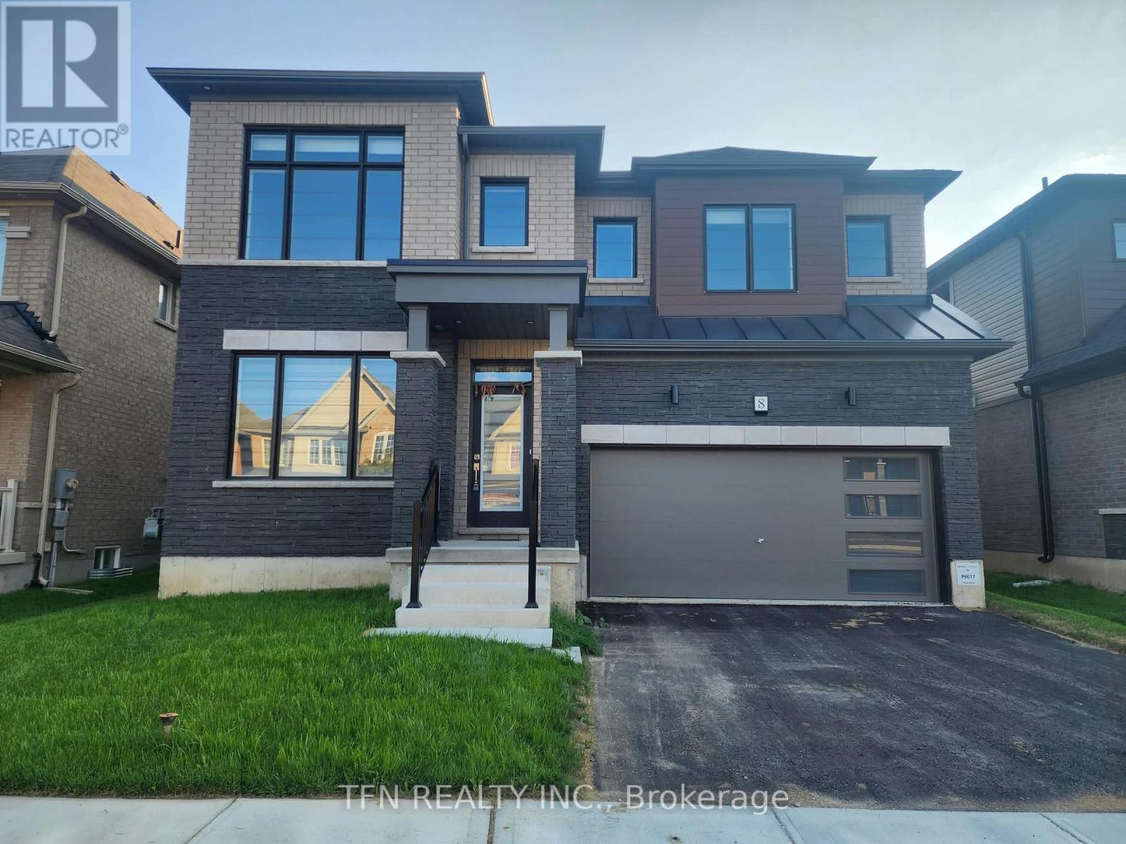 8 WILMOT ROAD, Brantford, Ontario