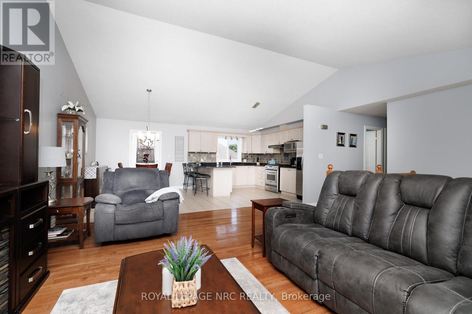 8093 Beaverton Boulevard, Niagara Falls, Ontario  L2H 3K5 - Photo 7 - X13716546