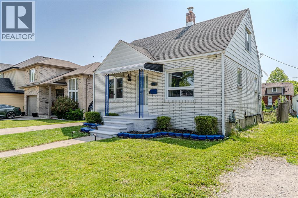 2367 Meighen, Windsor, Ontario  N8W 4B8 - Photo 2 - 26020887