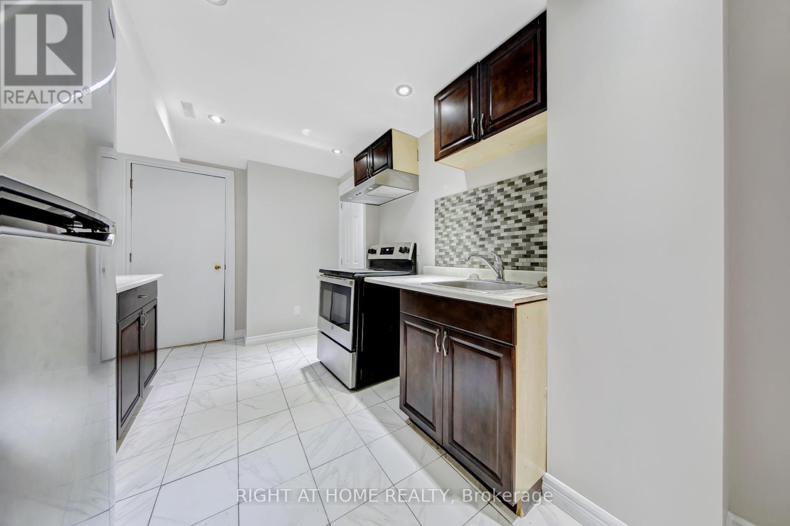 28 Cedarvalley Boulevard, Brampton, Ontario  L7A 2C2 - Photo 37 - W13716516