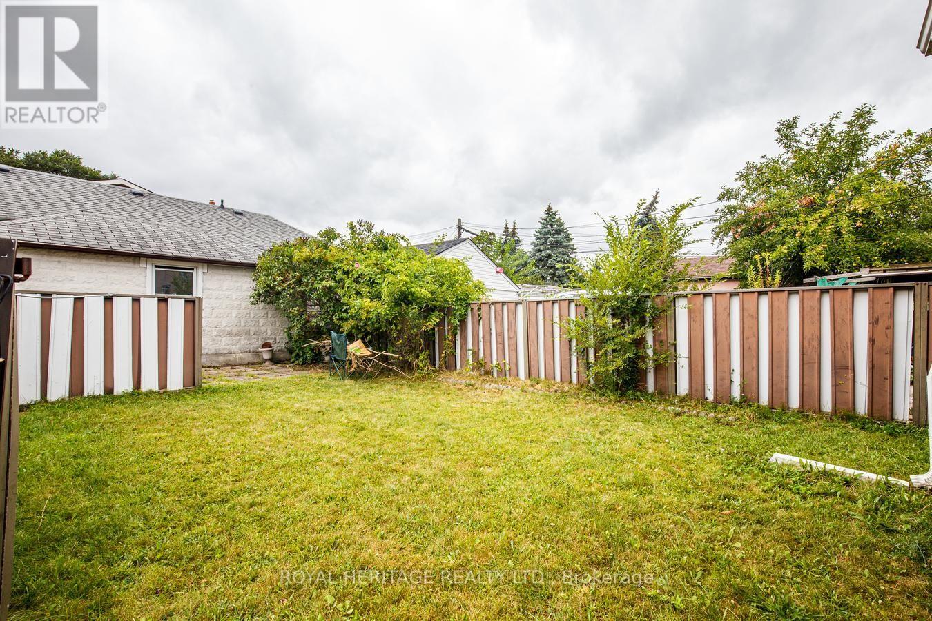 758 Jane Street, Toronto, Ontario  M6N 4B9 - Photo 28 - W13716524