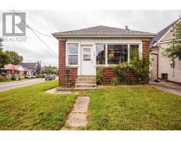 758 JANE STREET, Toronto, Ontario