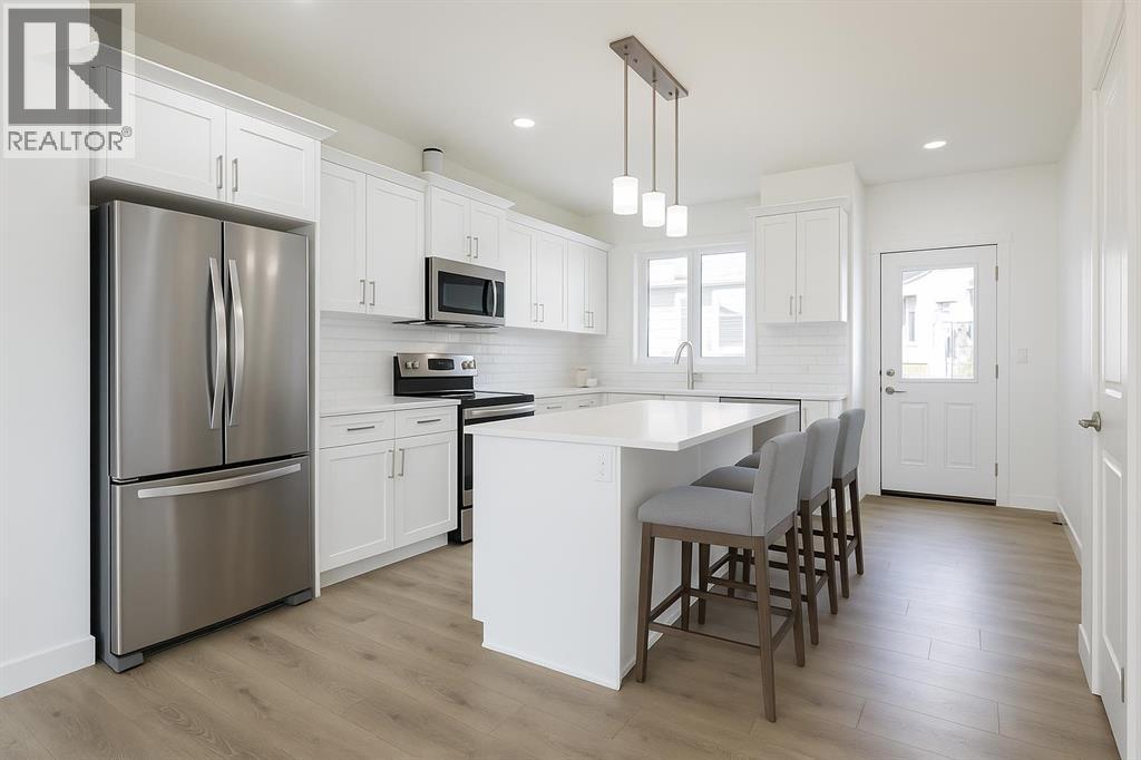 264 Clearview Court, Chestermere, Alberta  T2P 2G7 - Photo 3 - A2292900