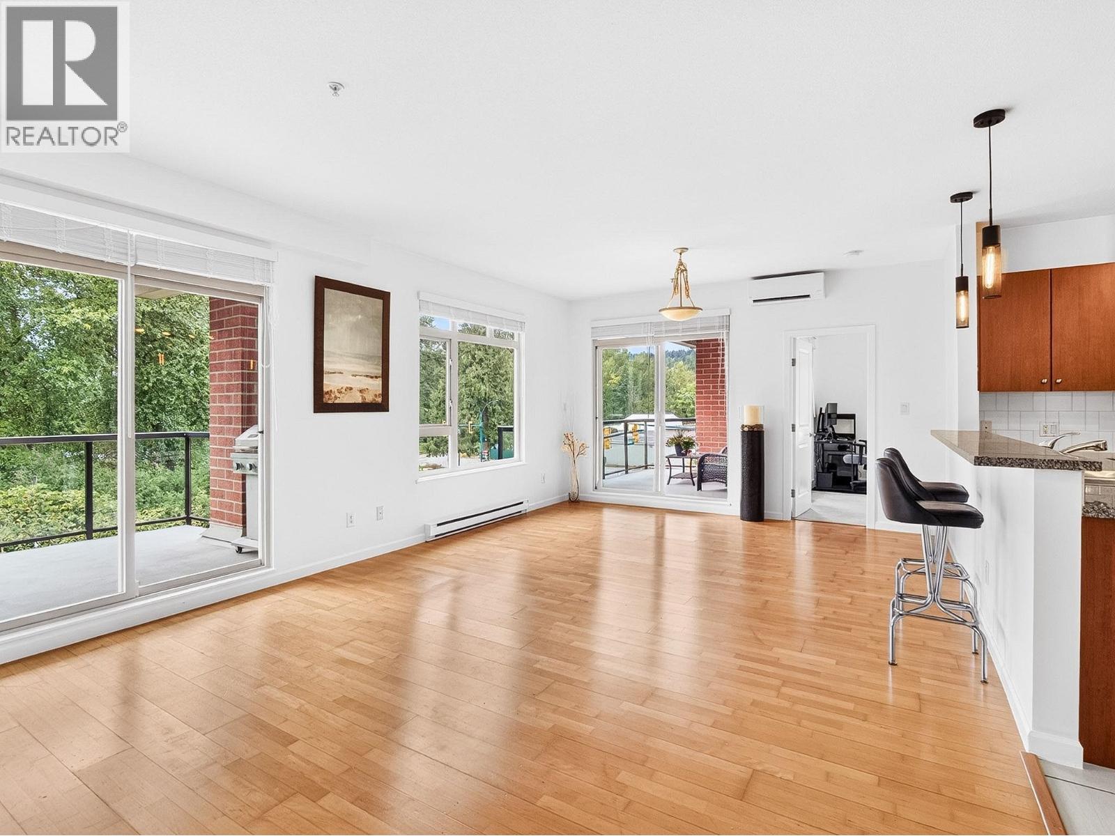 304 100 Capilano Road, Port Moody, British Columbia  V3H 5M9 - Photo 2 - R3159304