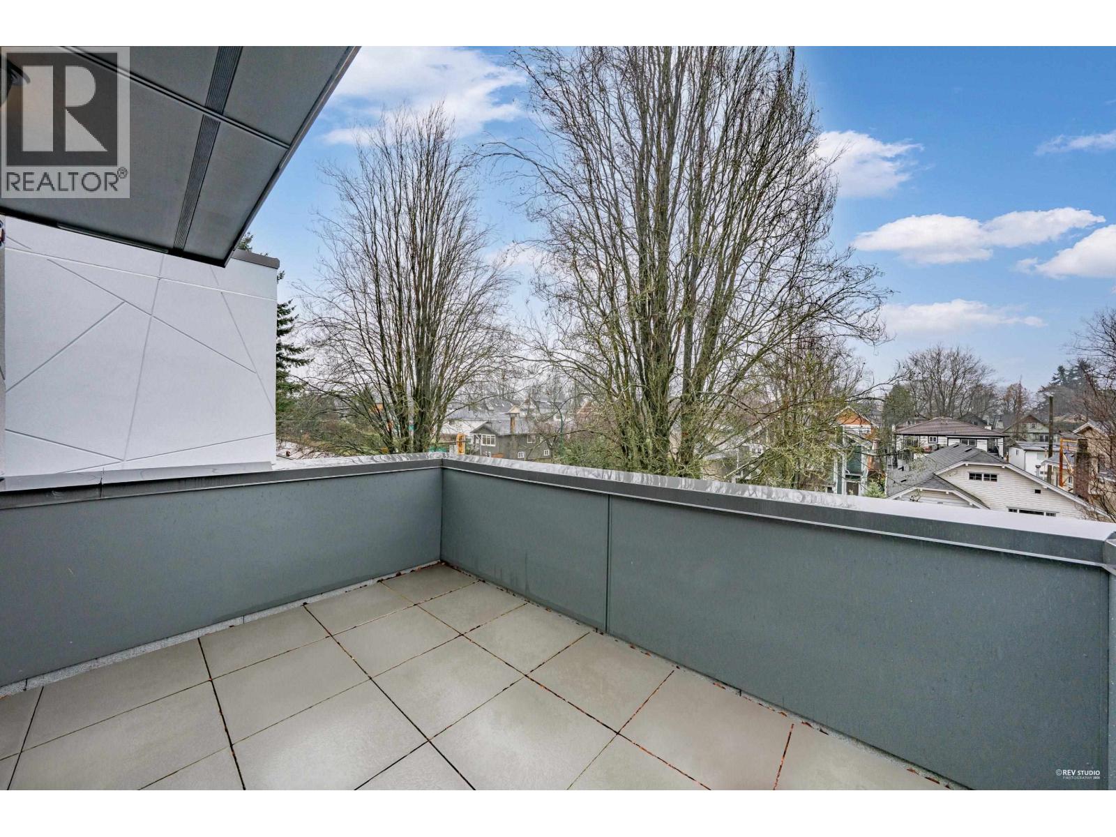 2071 E 1st Avenue, Vancouver, British Columbia  V5N 1B6 - Photo 2 - R3159309