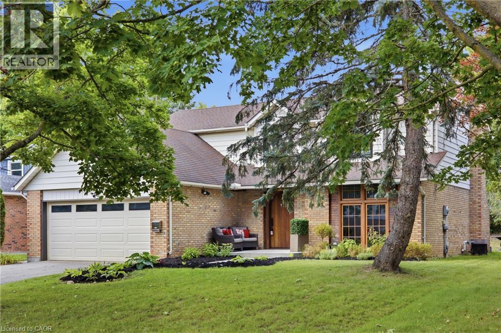 416 CLAIRBROOK Crescent, Waterloo, Ontario
