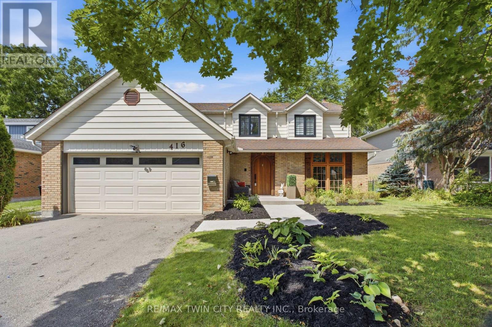416 Clairbrook Crescent, Waterloo, Ontario  N2L 5V7 - Photo 2 - X13716584