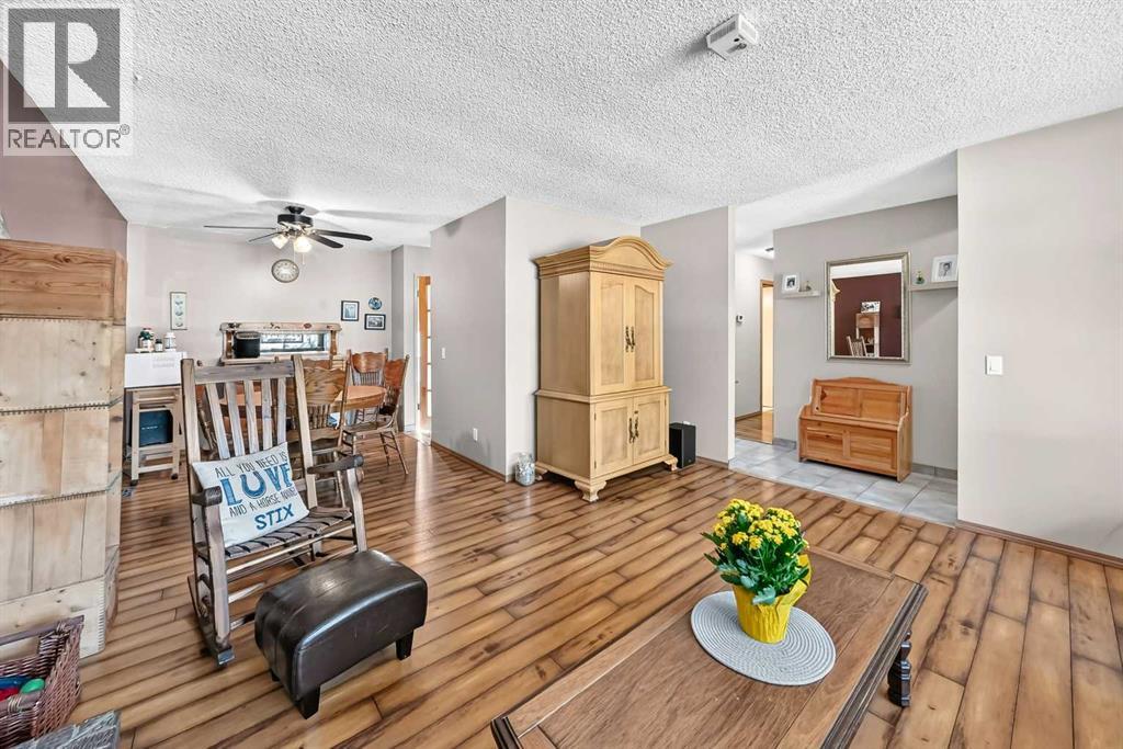 6432 Rundlehorn Drive NE, Calgary, Alberta  T1Y 2B8 - Photo 5 - A2337769