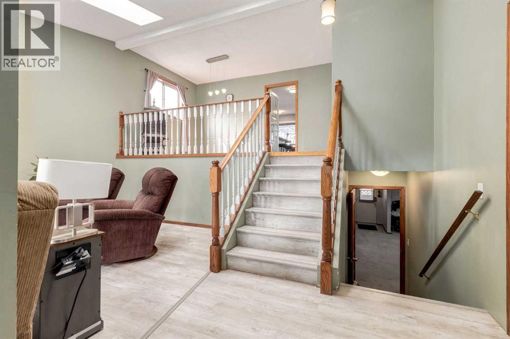 75 Sandstone Crescent SE, Airdrie, Alberta  T4B 1T7 - Photo 3 - A2339495