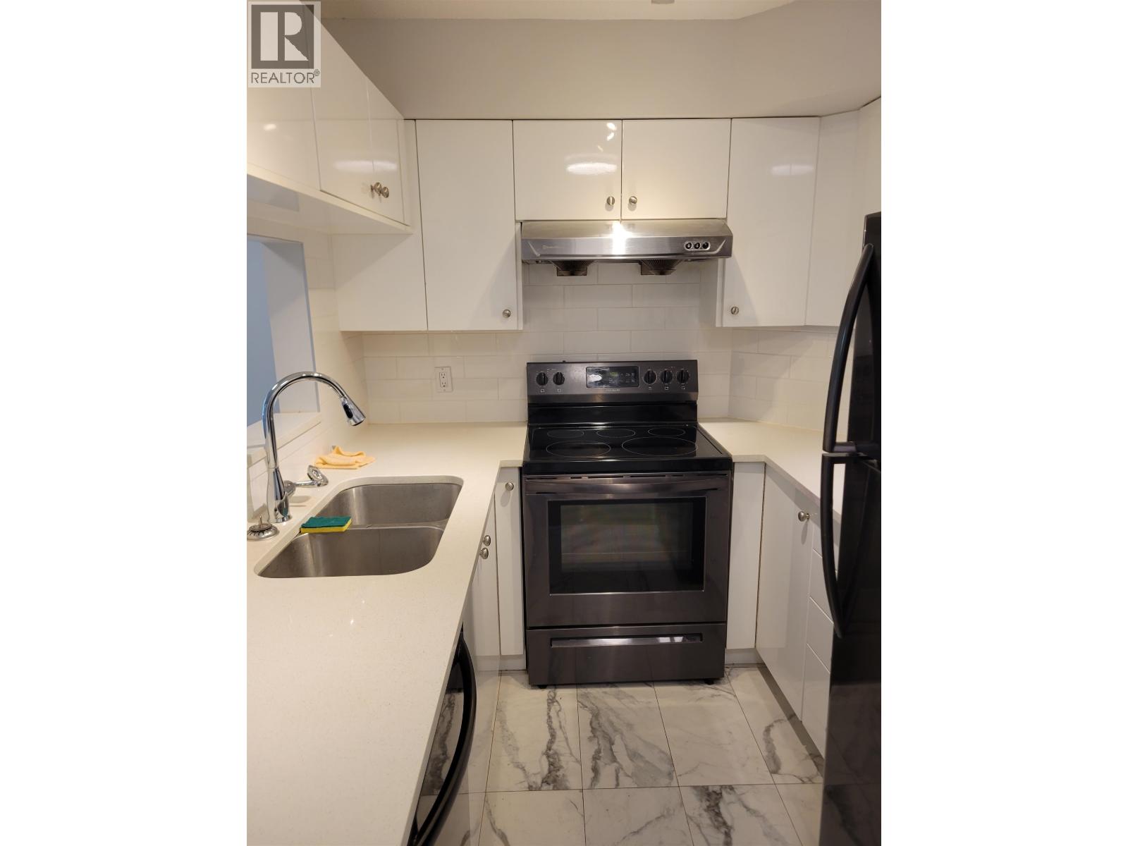 209 3455 Ascot Place, Vancouver, British Columbia  V5R 6B7 - Photo 4 - R3152463