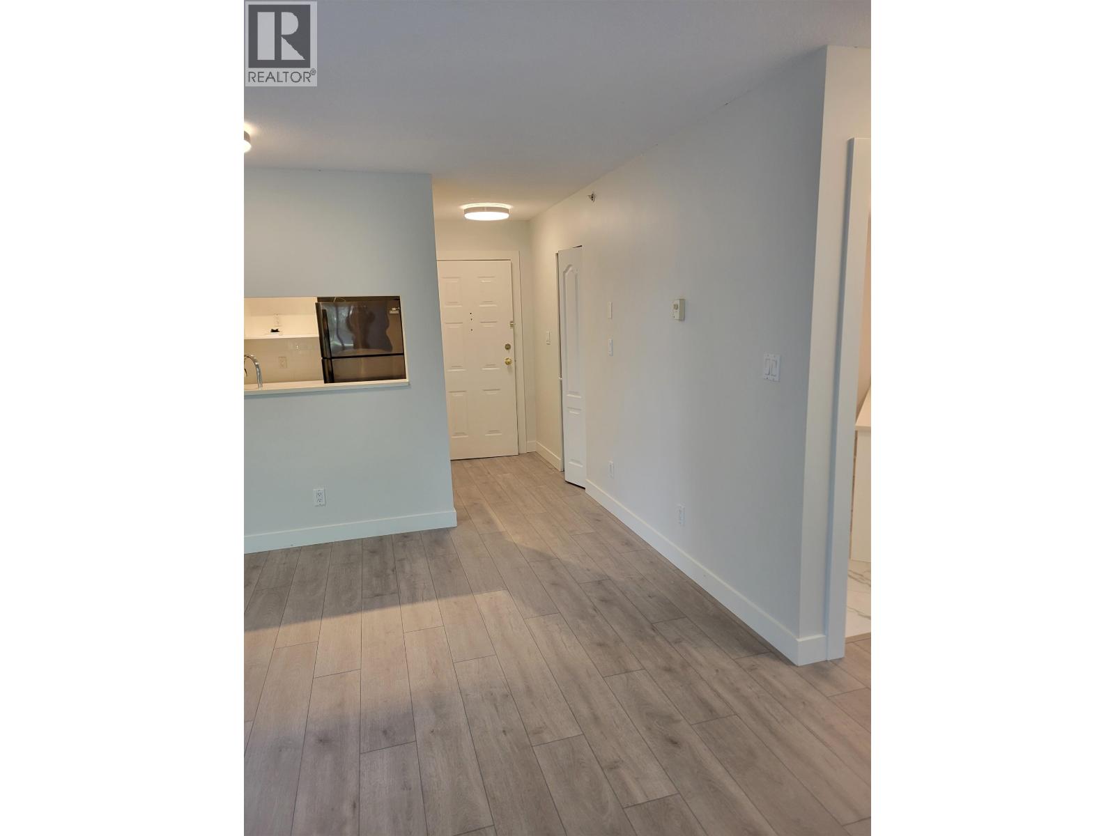 209 3455 Ascot Place, Vancouver, British Columbia  V5R 6B7 - Photo 3 - R3152463