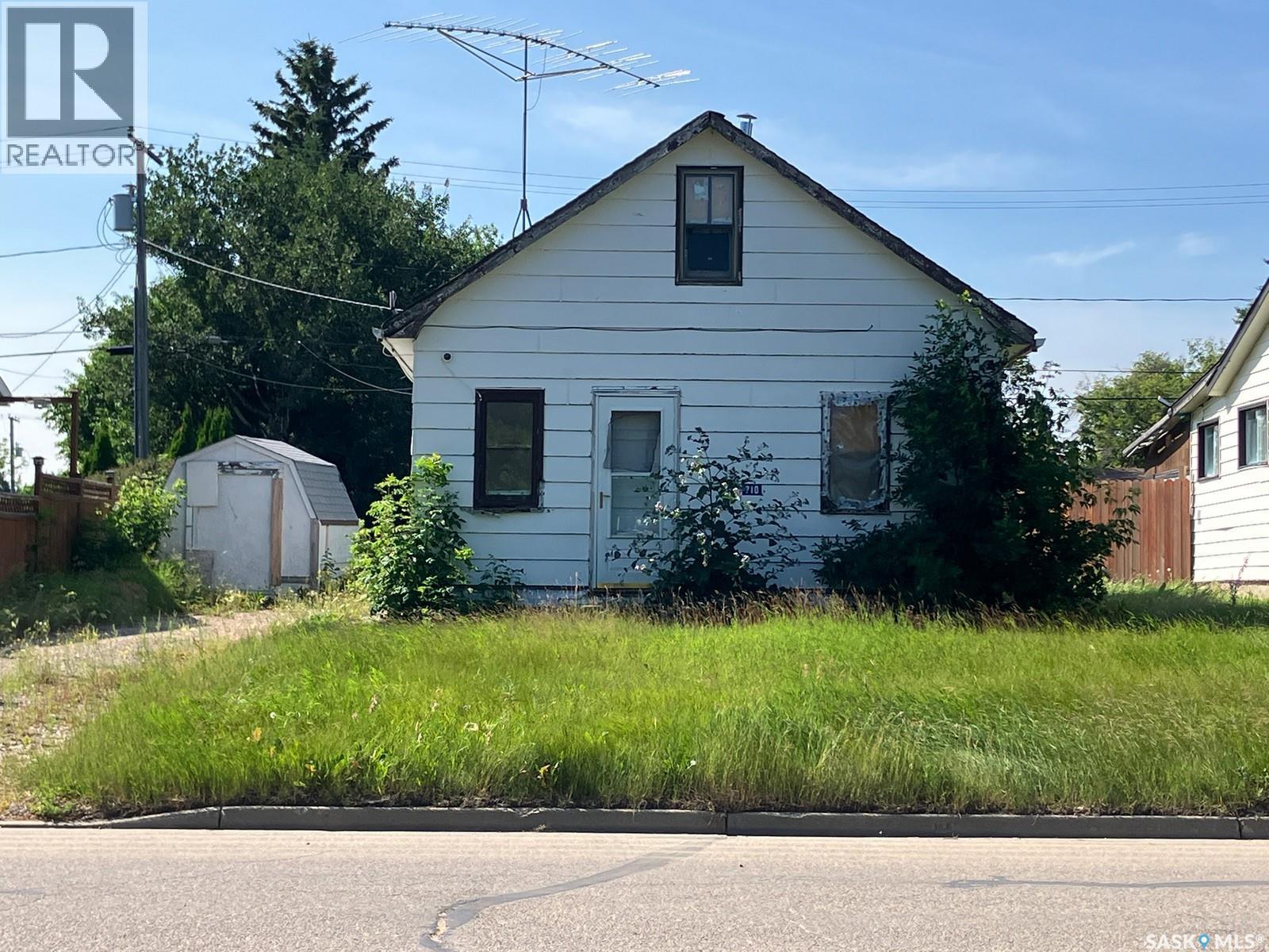 710 9th AVENUE W, Nipawin, Saskatchewan