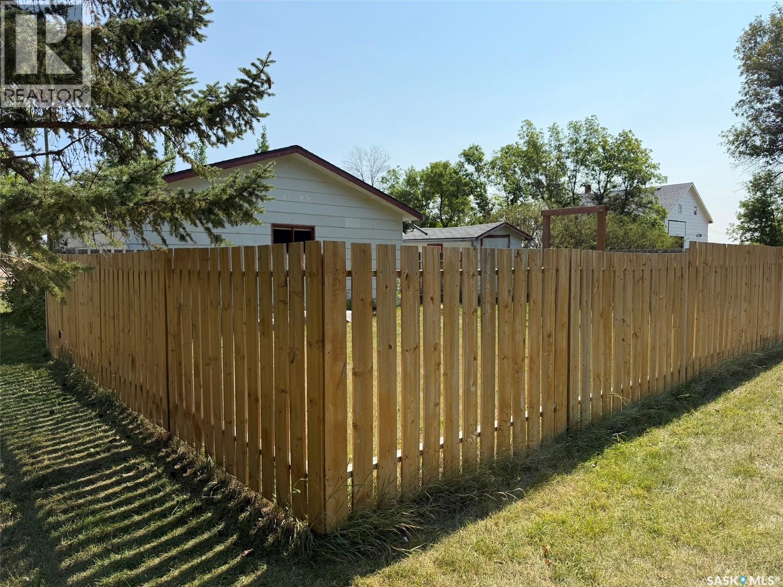 229 4th Avenue E, Lafleche, Saskatchewan  S0H 2K0 - Photo 45 - SK046786